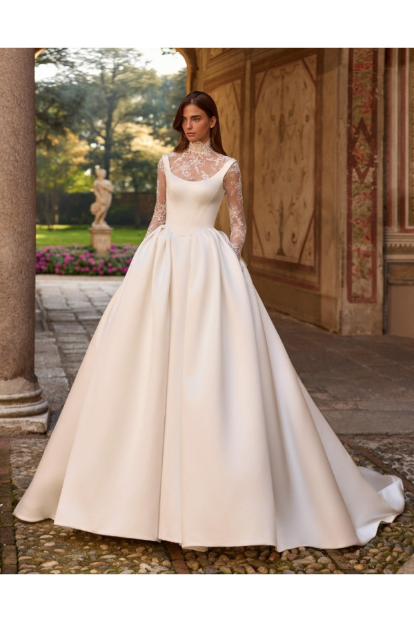 Abito da sposa Shania, avorio, ampio in saten. Alberto Palatachi 2027