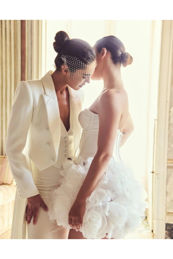 Abito da sposa frack avorio in satin di Alessandro Couture