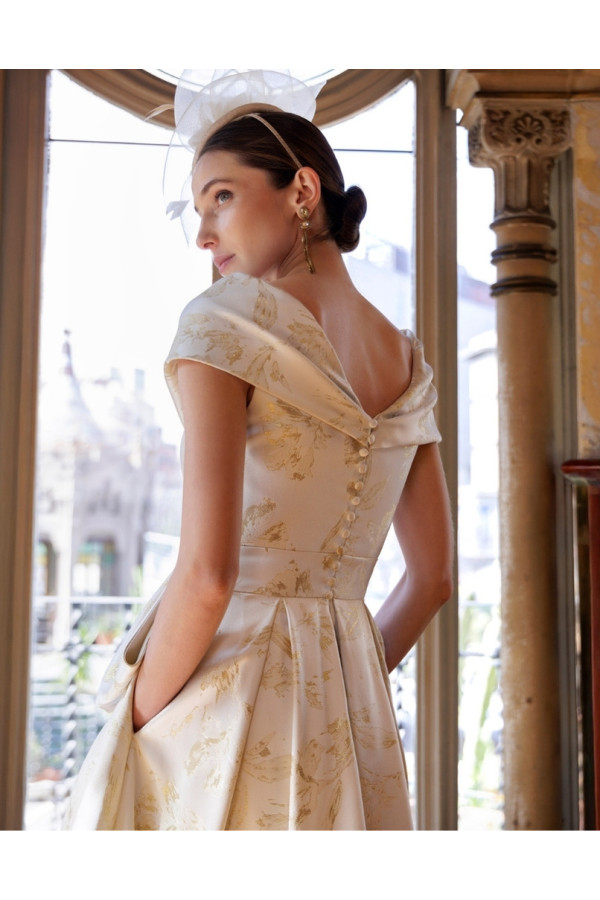 Abito da cerimonia crema in broccato midi 2GK2 di Couture Club 2027