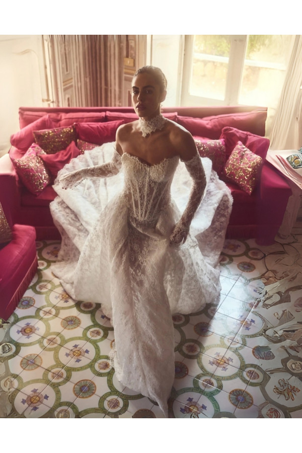 Abito da sposa avorio ampio in pizzo di Alessandro Couture