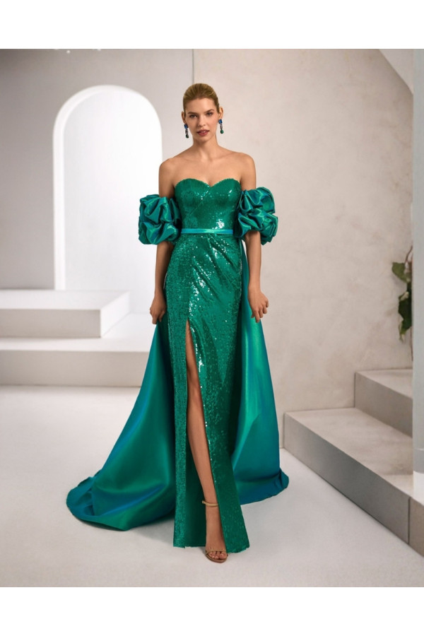 Abito da cerimonia verde in taffetà a sirena con spacco di marfil
