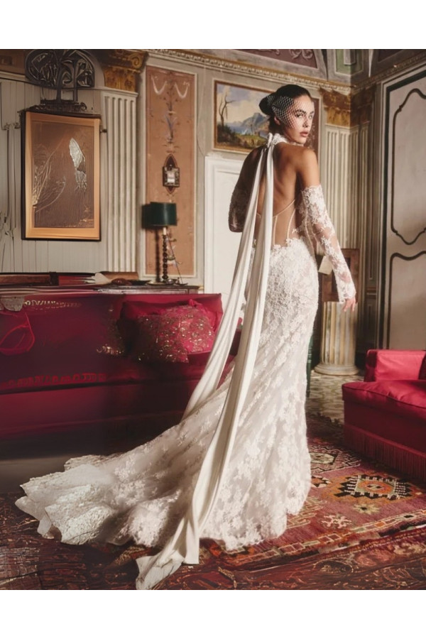 Abito da sposa a sirena avorio in pizzo di Alessandro Couture