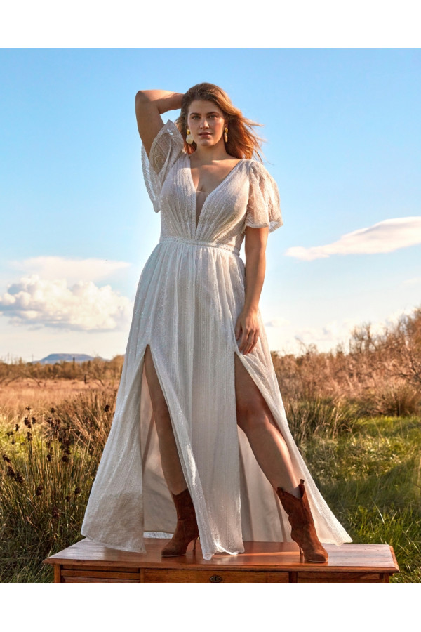 Nola abito da sposa avorio in tulle, morbido con spacchi di Fara Sposa