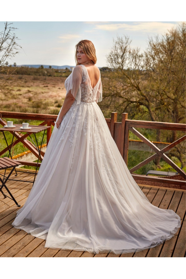 Nicoletta abito da sposa avorio in pizzo scivolato di Fara Sposa