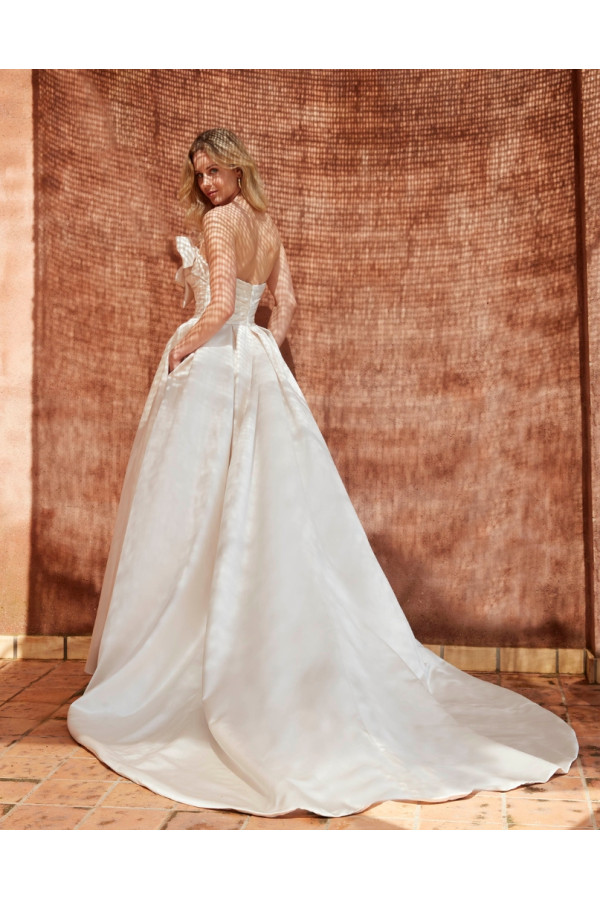 Olvida abito da sposa avorio con spacco di cady di Fara Sposa