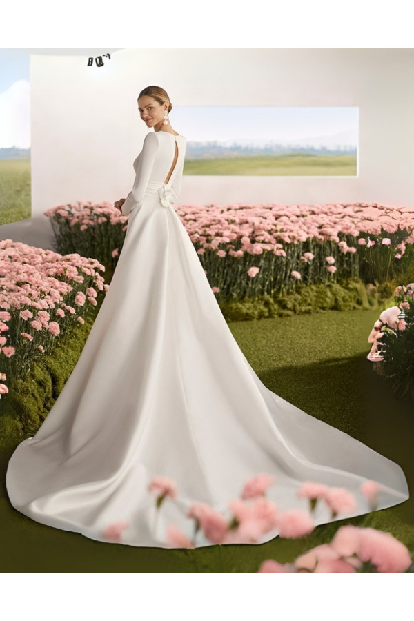 Abito da sposa avorio in cady ampio di Rosa Clarà