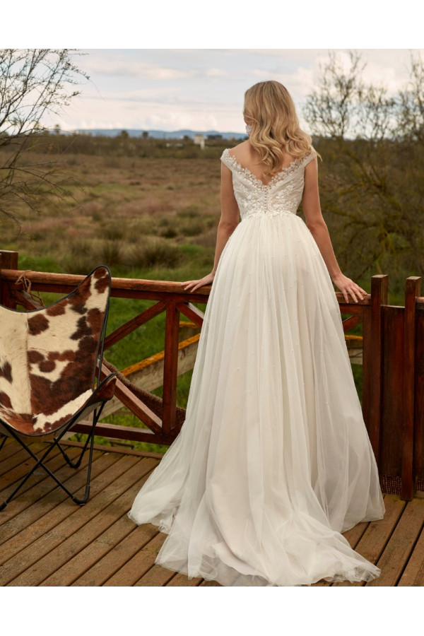 Nelia abito da sposa avorio in tulle scivolato, di Fara Sposa