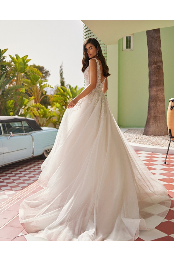 Abito da sposa avorio ampio in tulle Luna Novias