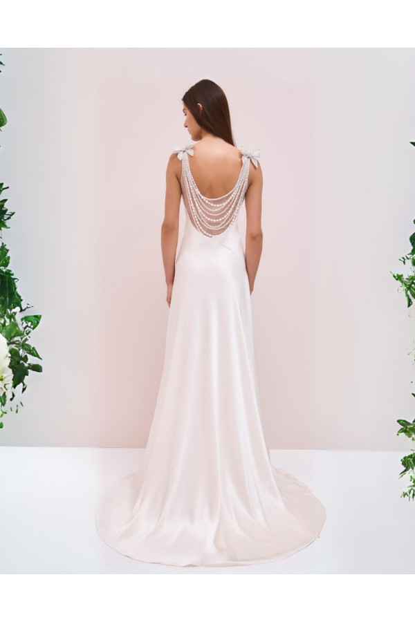 Abito da sposa avorio in satin morbido di Jenny Pachkam