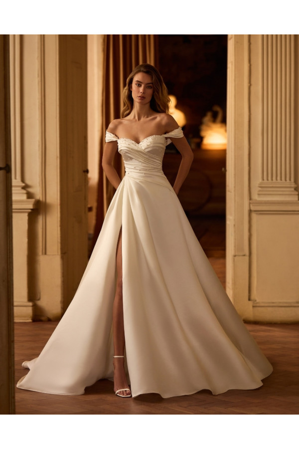 cahnel abito da sposa avorio in douchesse ampio di alberto palatchi