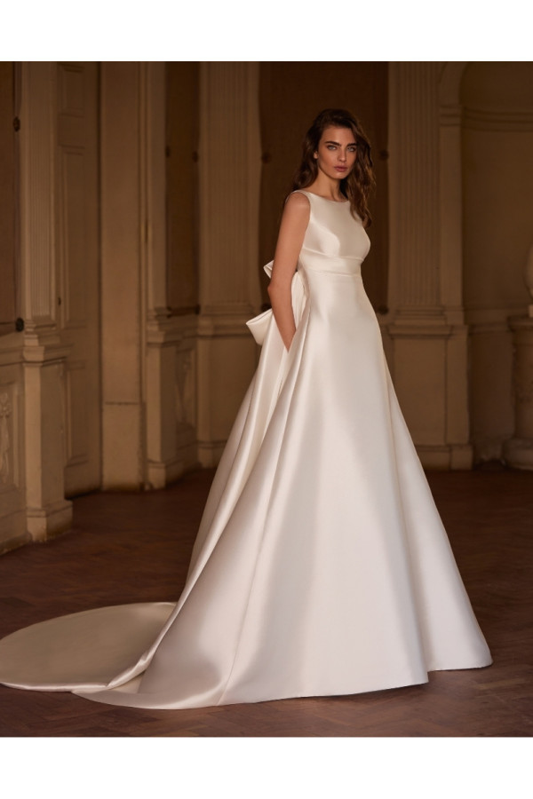 dorian abito da sposa avorio in mikado linea ad a alberto palatchi