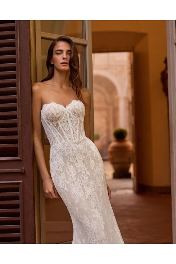 Abito da sposa Monali, avorio, sirena di pizzo. Alberto Palatachi 2027
