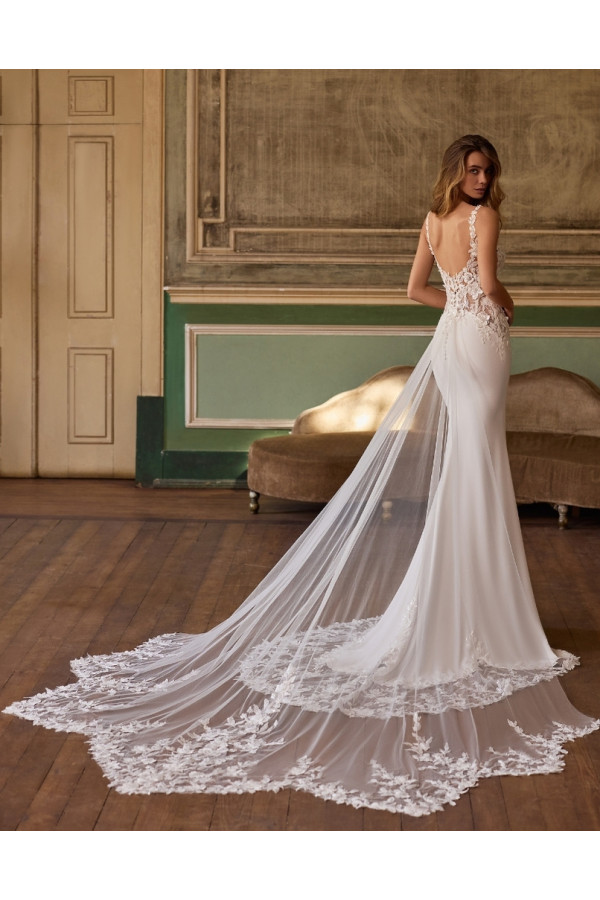 abito da sposa Ludmila avorio, morbido a sirena di Alberto Palatchi