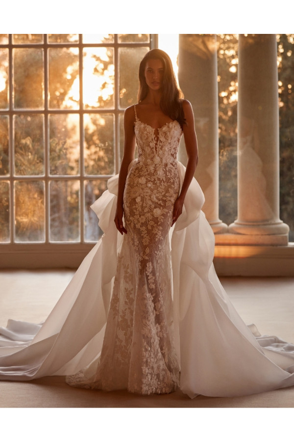 Yara Abito da sposa avorio a sirena in pizzo di Alberto Palatchi