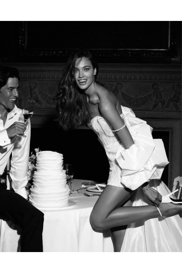 Abito da sposa Maira, avorio, in tulle ricamato di Alberto Palatchi