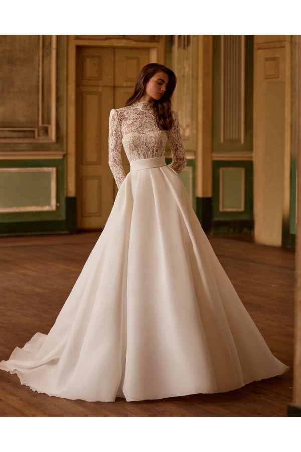 Abito da sposa Kylie, avorio in mikado di Alberto Palatchi