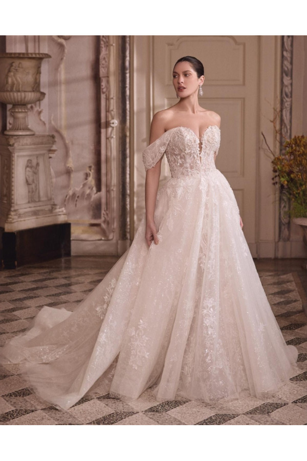 Abito da sposa avorio in pizzo ampio con spacco di Justin Alexander