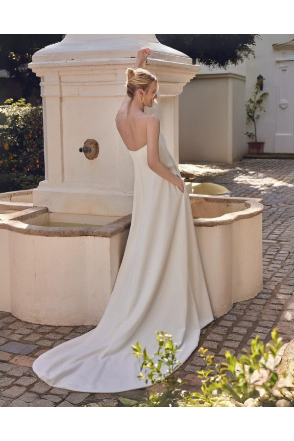 Abito da sposa avorio in mikado impero 66410 di Lillian West