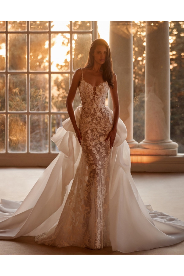 Yara Abito da sposa avorio a sirena in pizzo di Alberto Palatchi