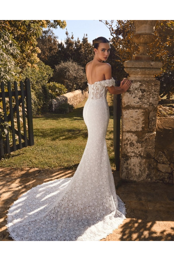 Idoia abito da sposa a sirena in pizzo avorio di Alberto Palatchi