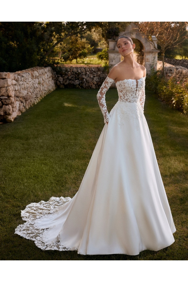 Abito da sposa, Vendee, avorio, ampio, mikado di Alberto Palatchi