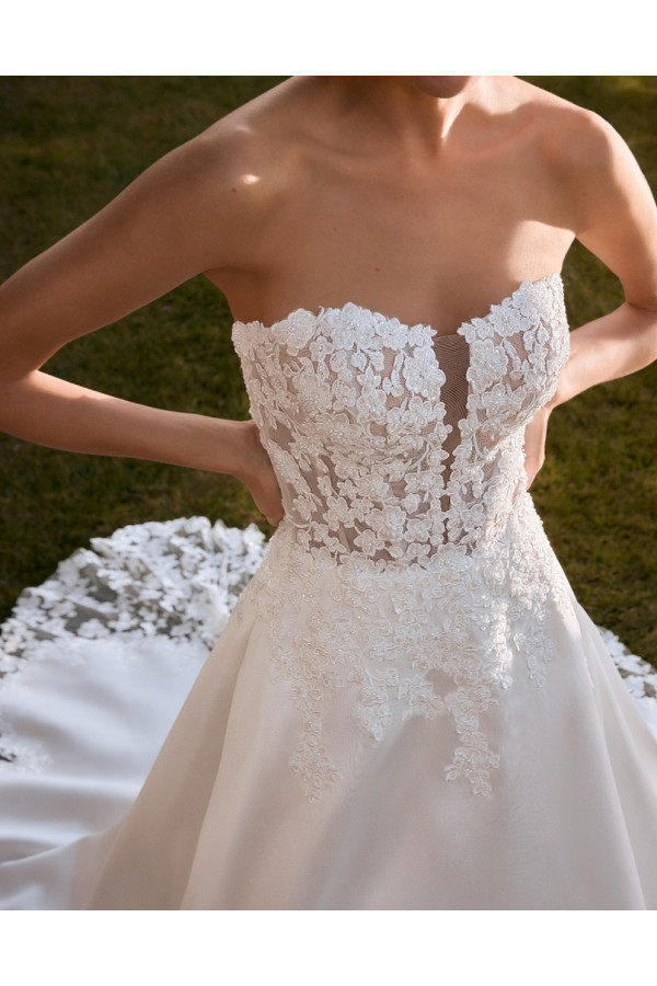 Abito da sposa, Vendee, avorio, ampio, mikado di Alberto Palatchi