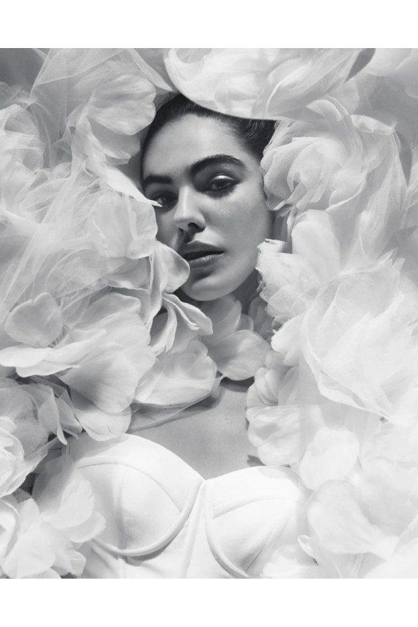 Abito da sposa avorio in tulle ampio di Alessandro Couture