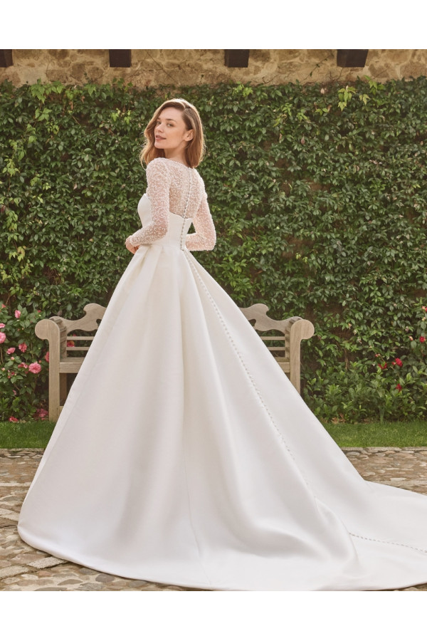 Abito da sposa Lupina, ampio, avorio, mikado, di Alberto Palatachi