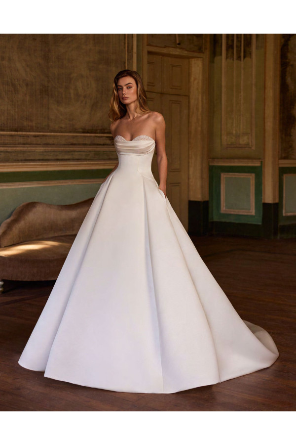 carla abito da sposa avorio in douchesse ampio di alberto palatchi