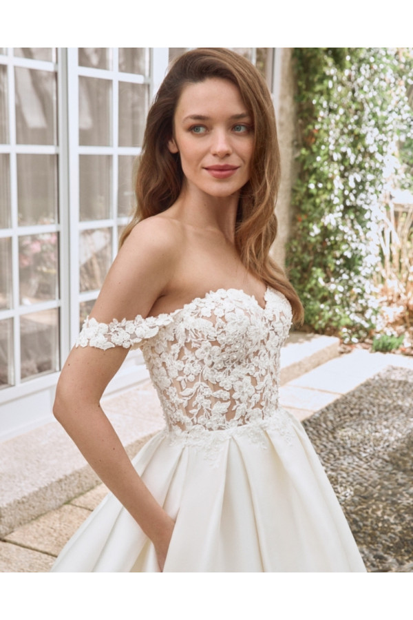 Abito da sposa Ayanna, avorio, mikado, con spacco, Alberto Palatchi