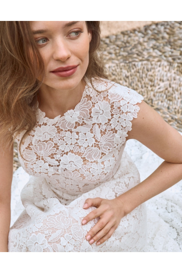 Abito da sposa Carlota, ampio, di pizzo, bianco, Alberto Palatachi