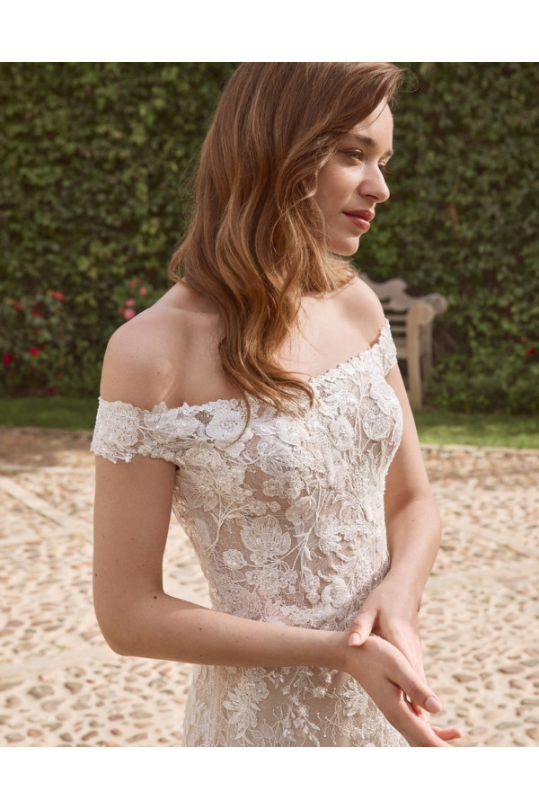 Abito da sposa Cher, avorio, di pizzo, scivolato, di Alberto Palatchi