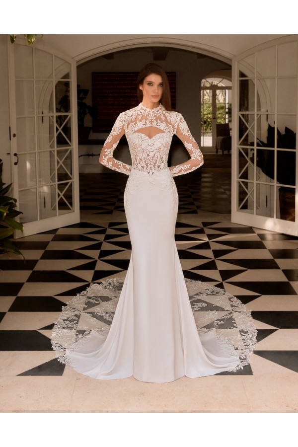 Constance abito da sposa avorio a sirena di crep di Alberto Palatchi