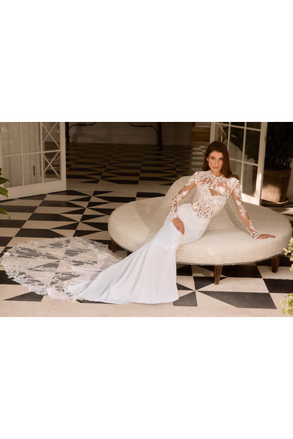 Constance abito da sposa avorio a sirena di crep di Alberto Palatchi