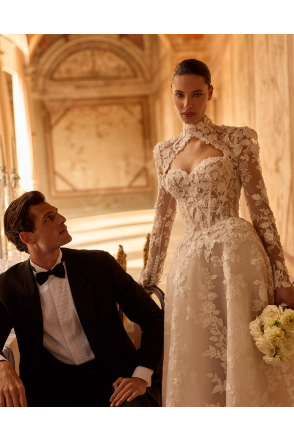 Abito da sposa avorio in pizzo zelia di alberto paltchi 2027