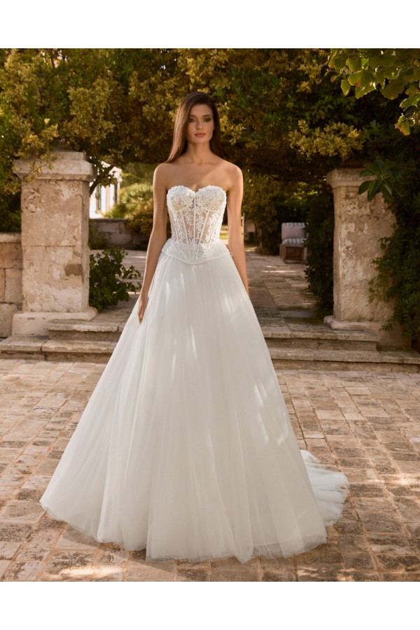 Abito da sposa Luisa color avorio, tulle e ricami di Alberto Palatachi