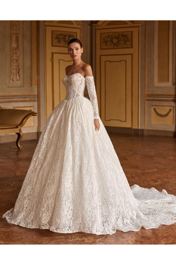 Abito da sposa Daniela, avorio, pizzo, ampio. Alberto Palatachi 2027