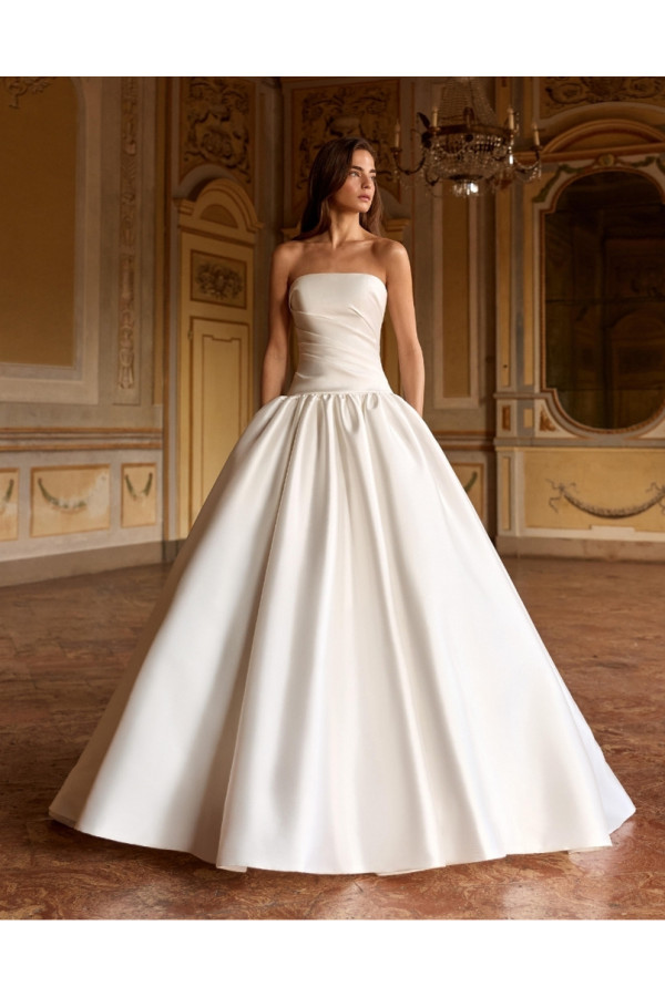 Abito da sposa AXELL, avorio, mikado. Alberto Palatachi 2027