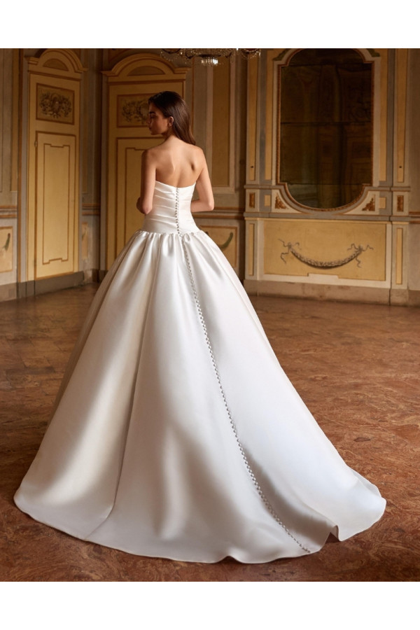 Abito da sposa AXELL, avorio, mikado. Alberto Palatachi 2027