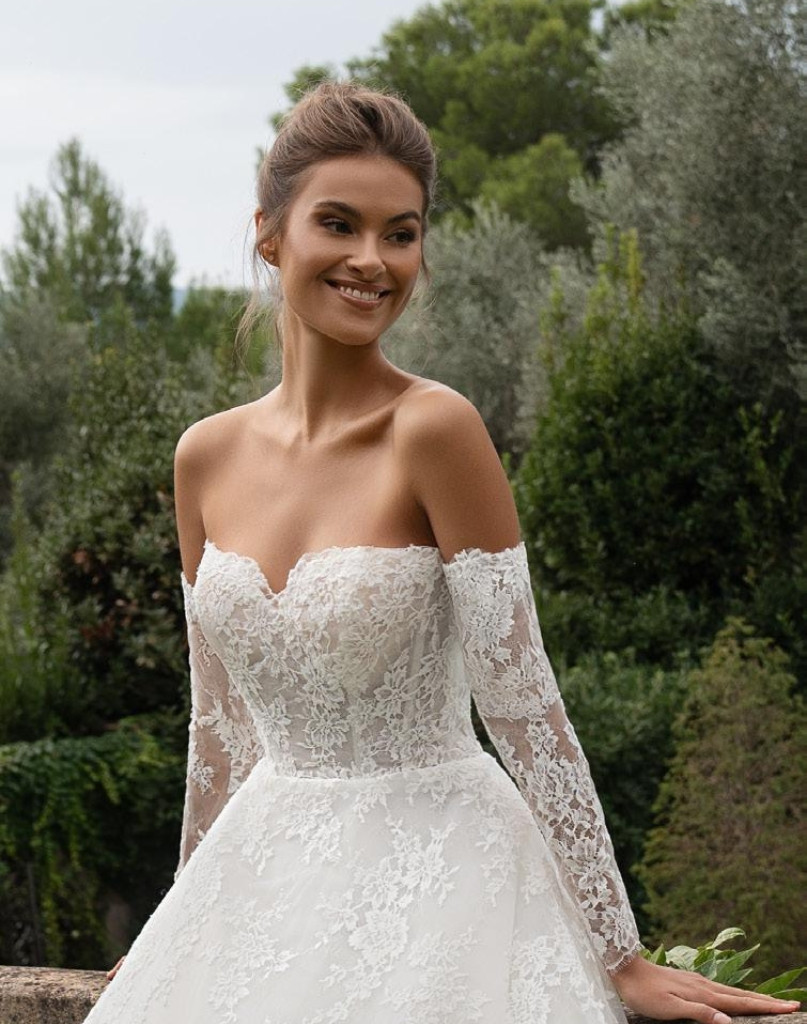 DIVINA SPOSA BY ELIANNA MOORE